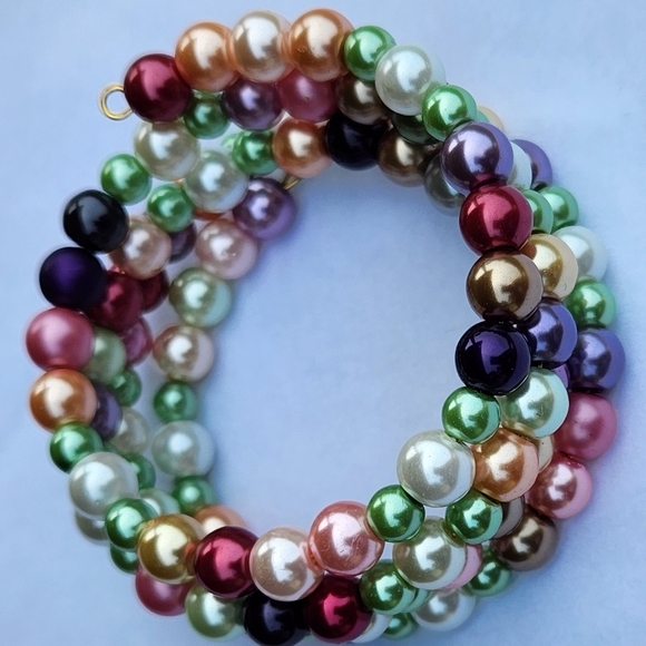 Hand Crafted Multicolor Pearl Memory Wire Wrap Beaded Bracelet - Picture 7 of 7